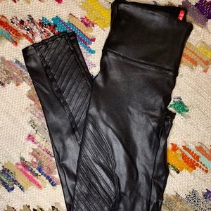 SPANX LEGGINGS!